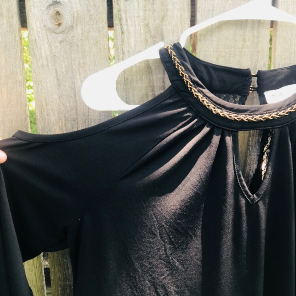 (Macy’s) cold shoulder top